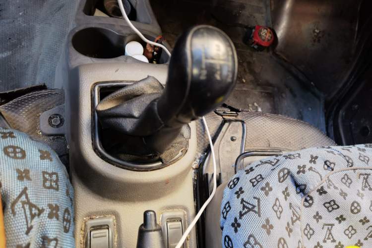 Used Hafei Zhongyi V5 2013 1.3L Luxury Model M13R Gear Lever