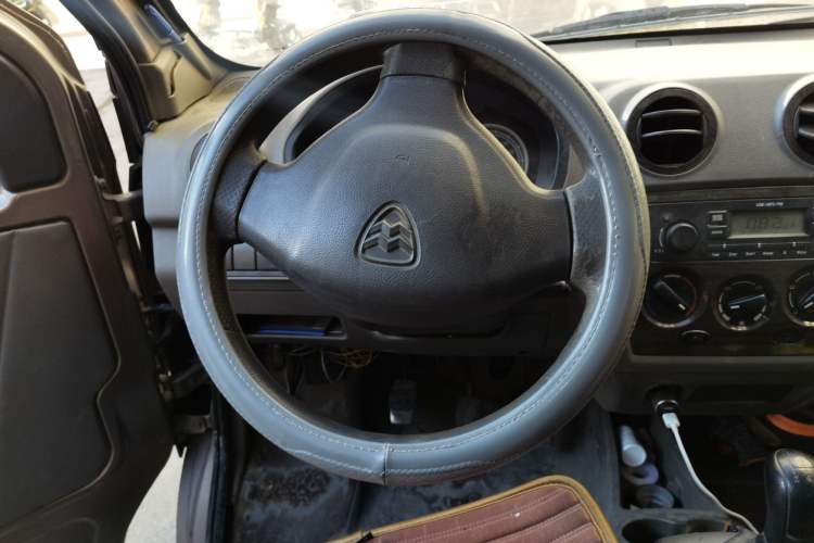Used Hafei Zhongyi V5 2013 1.3L Luxury Model M13R Steering Wheel