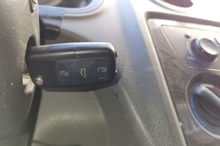 Used Hafei Zhongyi V5 2013 1.3L Luxury Model M13R Vehicle Key