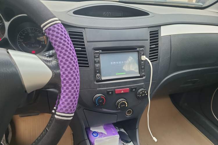 Used Haima 3 2010 1.6L Automatic Luxury Edition Audio And AC Panel