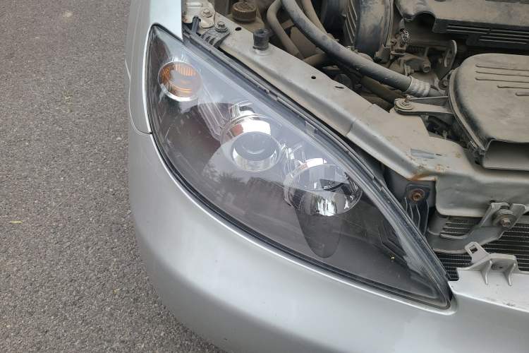 Used Haima 3 2010 1.6L Automatic Luxury Edition Right Front Headlight