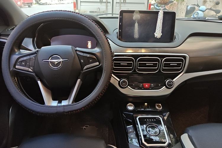 Used Haima 6P 2021 1.2T PHEV Long-Range Luxury Model Center Console