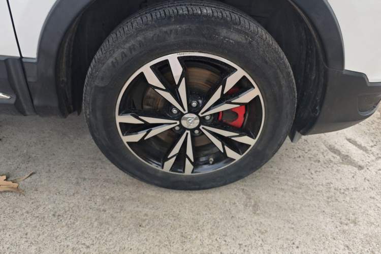 Used Haima 6P 2021 1.2T PHEV Long-Range Luxury Model Right Front Wheel Hub