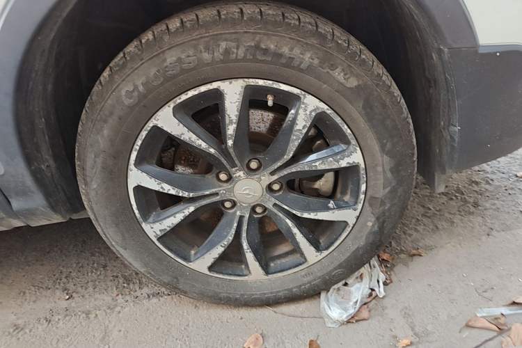 Used Haima 6P 2021 1.2T PHEV Long-Range Luxury Model Right Front Wheel Hub