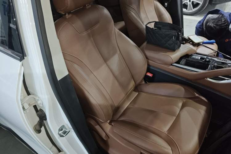 Used Haima 7X 2020 1.6 TGDI Automatic Luxury Model Right Front Seat