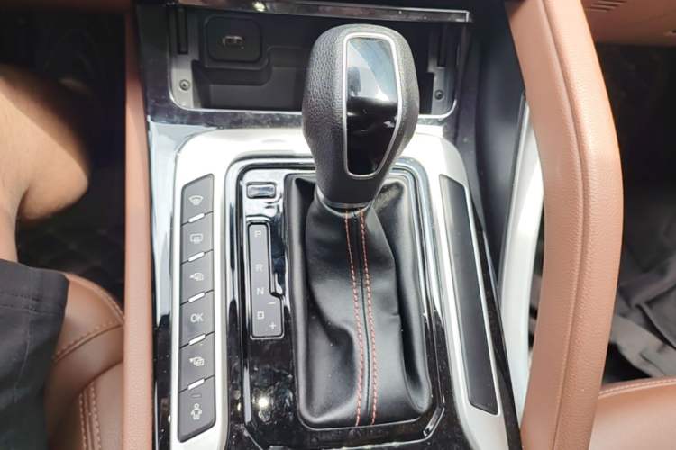 Used Haima 7X 2020 1.6 TGDI Automatic Luxury Model Gear Lever