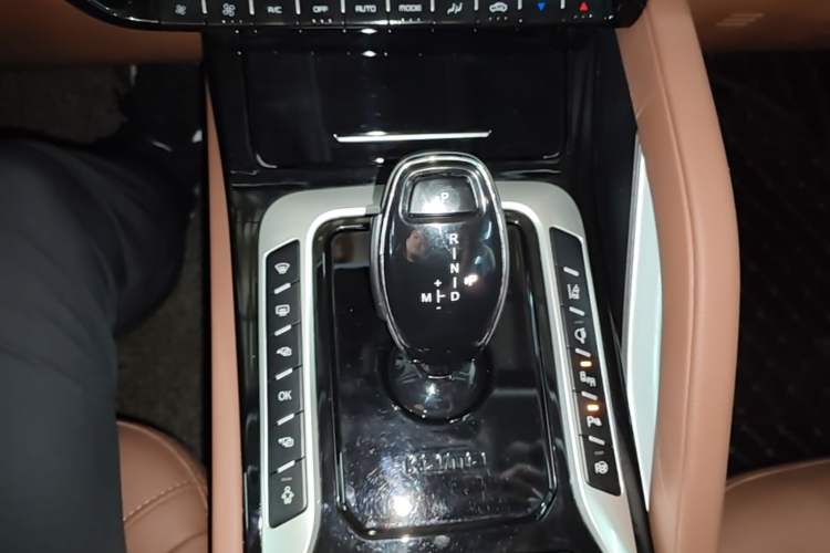 Used Haima 7X 2020 1.6 TGDI Automatic Flagship Model Gear Lever