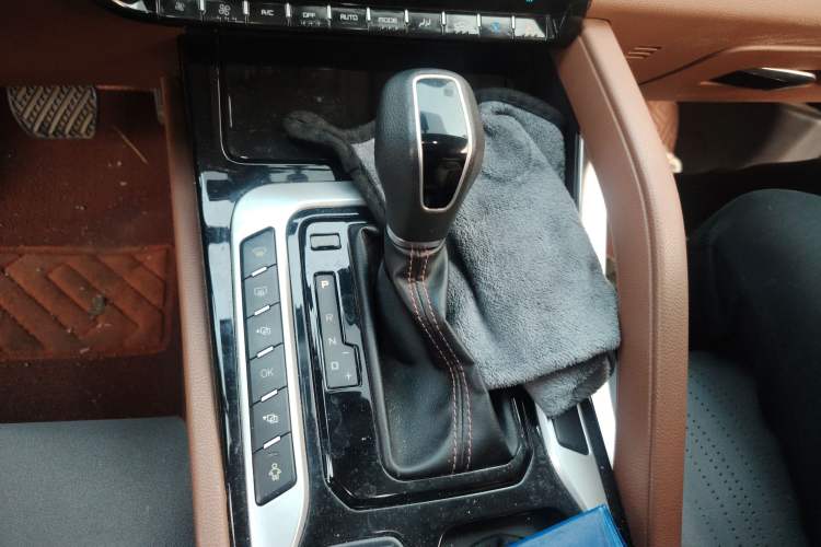 Used Haima 7X 2020 1.6 TGDI Automatic Luxury Model Gear Lever