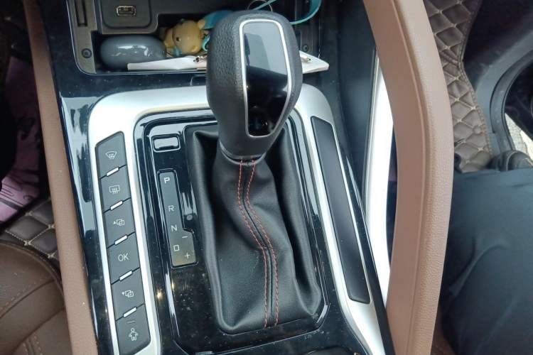 Used Haima 7X 2020 1.6 TGDI Automatic Luxury Model Gear Lever