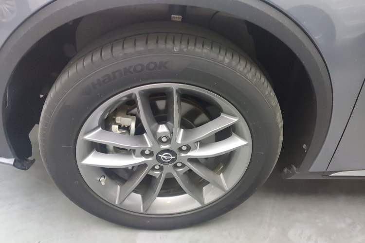 Used Haima 7X 2020 1.6 TGDI Automatic Luxury Model Left Front Wheel Hub