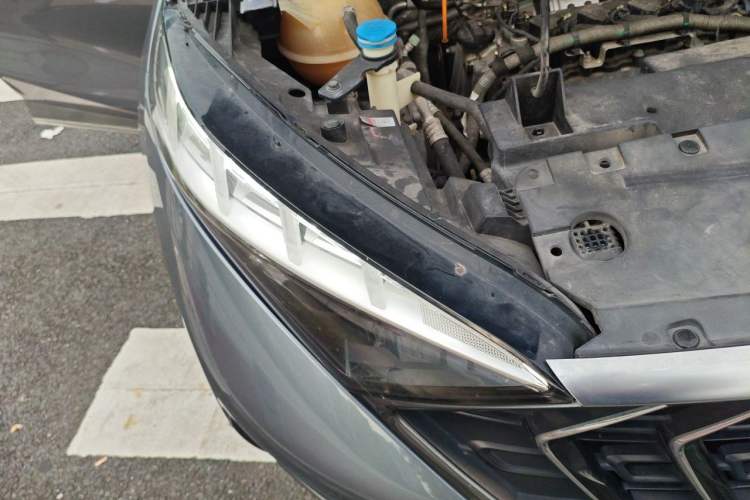 Used Haima 7X 2020 1.6 TGDI Automatic Luxury Model Right Front Headlight