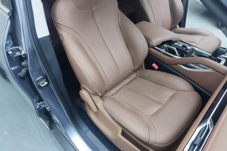 Used Haima 7X 2020 1.6 TGDI Automatic Luxury Model Right Front Seat
