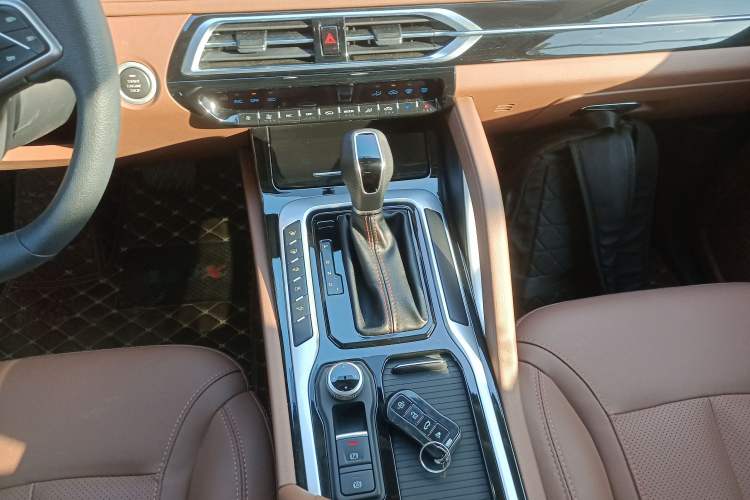 Used Haima 7X 2020 1.5T Automatic Elite Edition Gear Lever