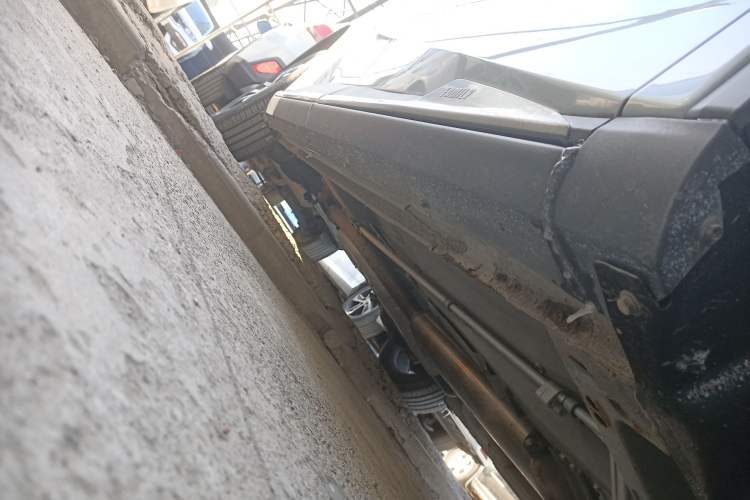 Used Haima 7X 2020 1.5T Automatic Elite Edition Right Side Sill