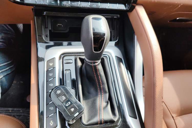 Used Haima 7X 2020 1.6 TGDI Automatic Luxury Model Gear Lever