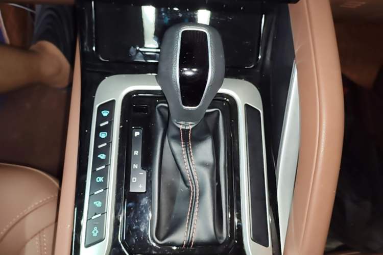 Used Haima 7X 2020 1.6 TGDI Automatic Luxury Model Gear Lever