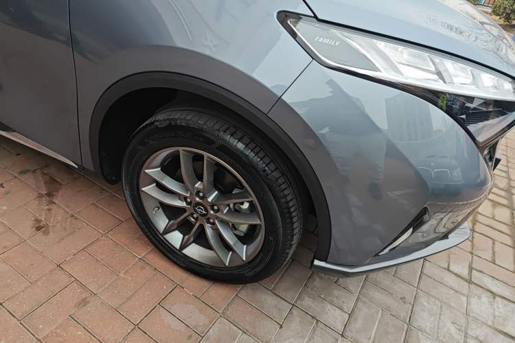 Used Haima 7X 2023 1.5T Automatic Comfort Version Right Front Wheel Hub