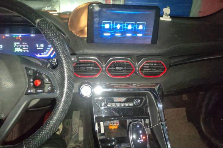 Used Haima 8S 2019 1.6 TGDI Automatic Luxury Edition Audio And AC Panel