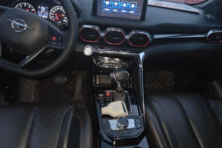 Used Haima 8S 2019 1.6 TGDI Automatic Smart Edition Audio And AC Panel