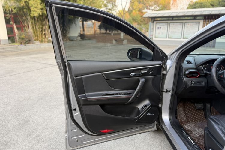 Used Haima 8S 2019 1.6 TGDI Automatic Luxury Edition Interior 6