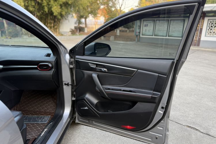Used Haima 8S 2019 1.6 TGDI Automatic Luxury Edition Interior 7