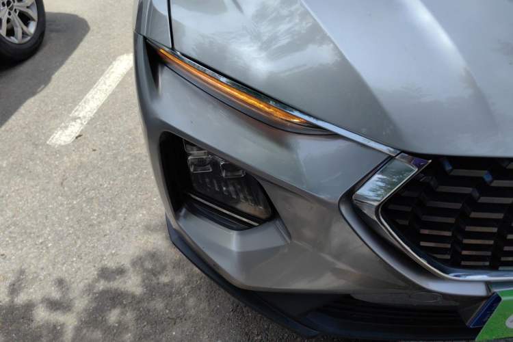Used Haima 8S 2019 1.6 TGDI Automatic Luxury Edition Right Front Headlight