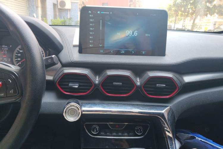 Used Haima 8S 2019 1.6 TGDI Automatic Trend Edition Audio And AC Panel