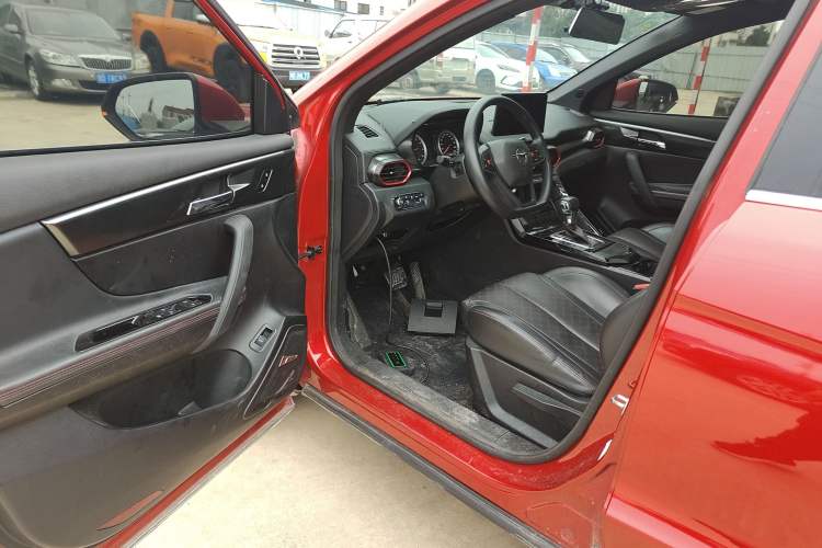 Used Haima 8S 2019 1.6 TGDI Automatic Trend Edition Interior 3