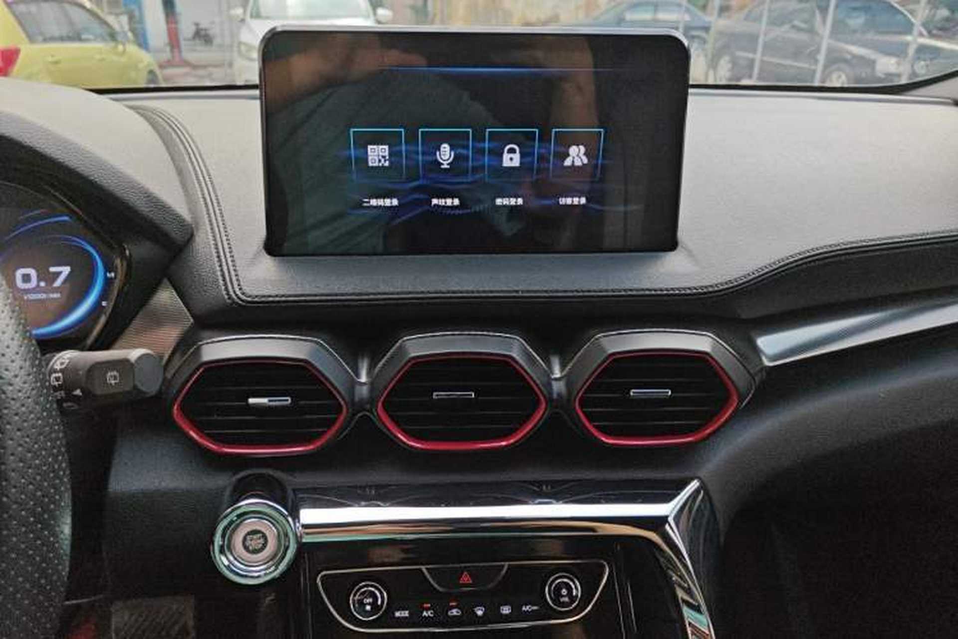 Used Haima 8S 2019 1.6 TGDI Automatic Luxury Edition Audio And AC Panel