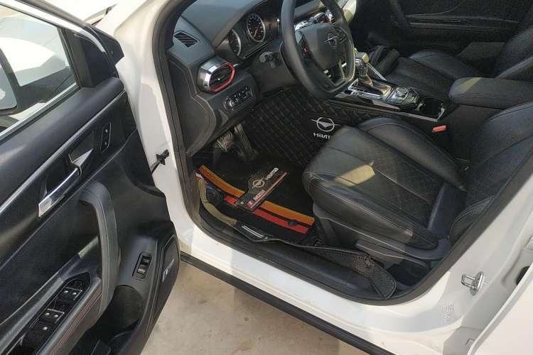 Used Haima 8S 2019 1.6 TGDI Automatic Smart Edition Interior 2