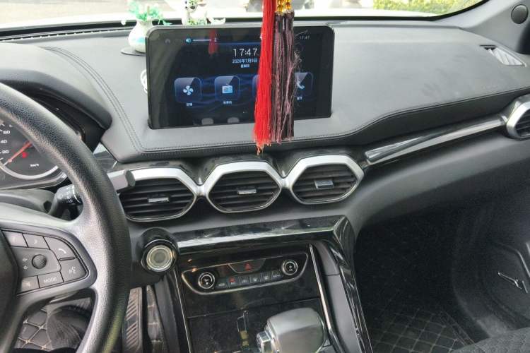 Used Haima 8S 2020 1.6 TGDI Automatic Elite Model Audio And AC Panel