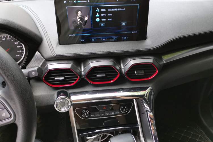 Used Haima 8S 2020 1.6 TGDI DCT Prestige Model Audio And AC Panel