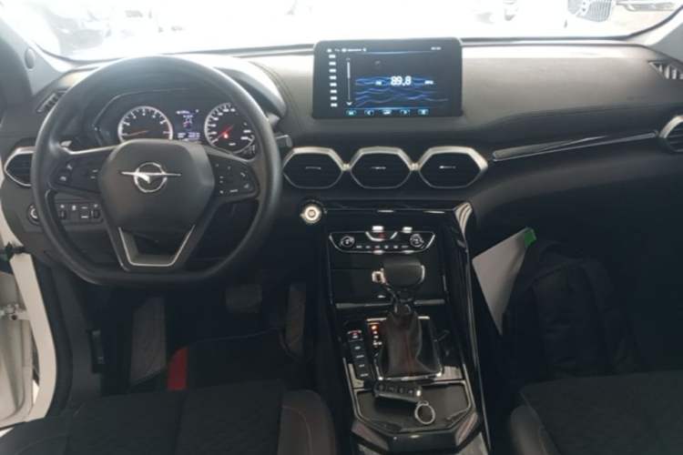 Used Haima 8S 2020 1.6 TGDI Automatic Elite Model Center Console