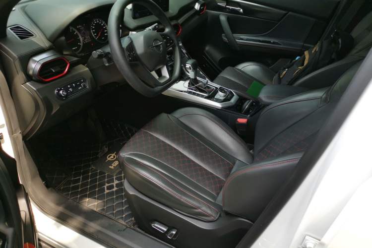 Used Haima 8S 2020 1.6 TGDI DCT Prestige Model Left Front Seat