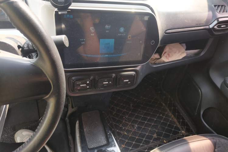 Used Haima Aishang EV 2019 Aishang 360 Smart Edition 34.05 kWh Audio And AC Panel