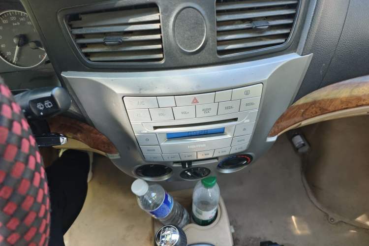 Used Haima Fosida Rongda 2012 1.2L Ronda Luxury Edition HMA GM12-NR Audio And AC Panel