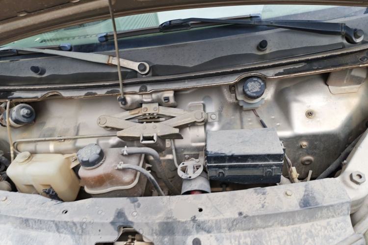 Used Haima Fosida Rongda 2012 1.2L Ronda Comfort Edition HMA GM12-NR Engine Bay