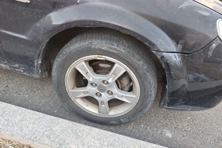 Used Haima Fumei 2006 1.6L Manual Comfort GLX Right Front Wheel Hub