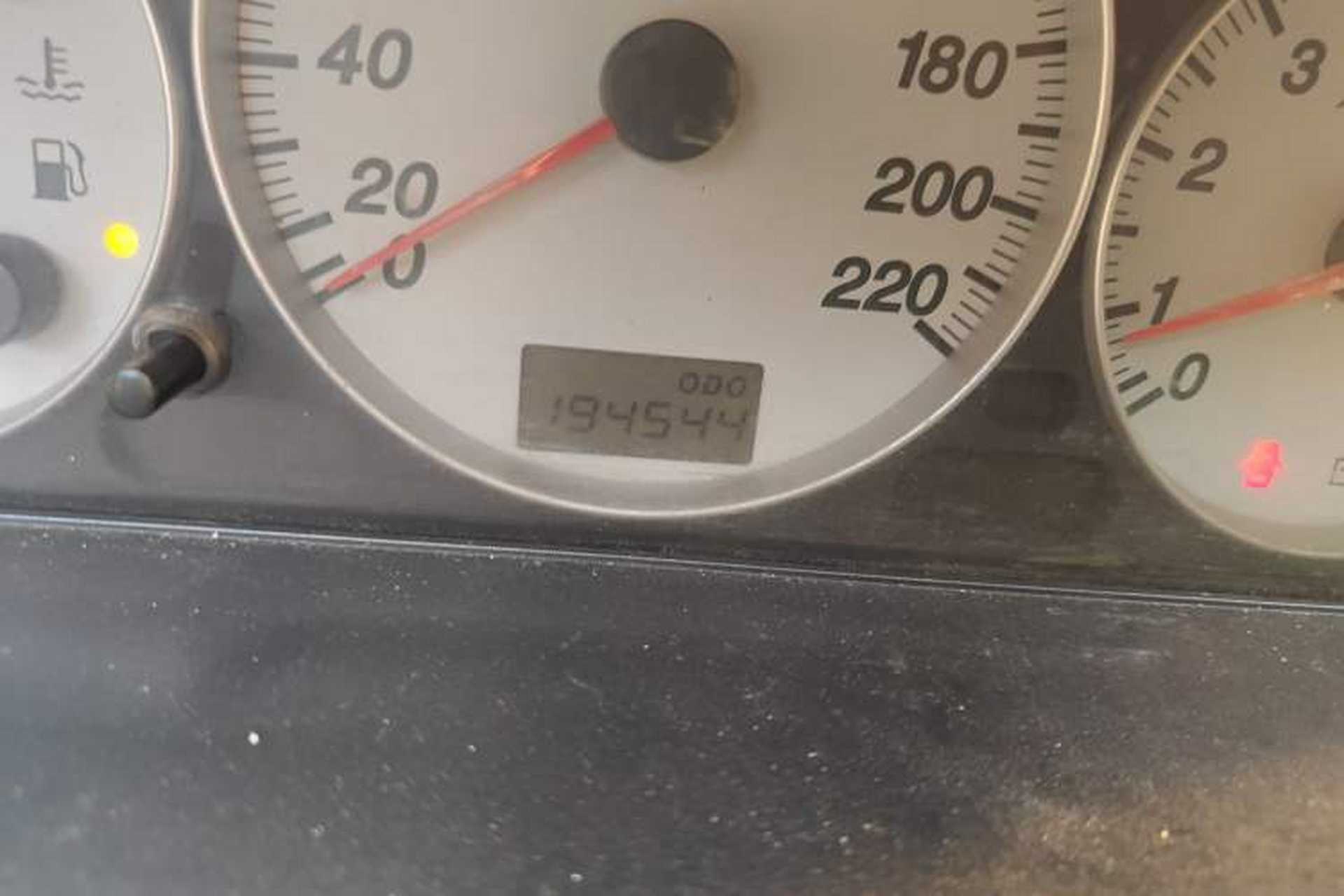 Used Haima Fumei 2006 1.6L Automatic Comfort DX Odometer Close Up