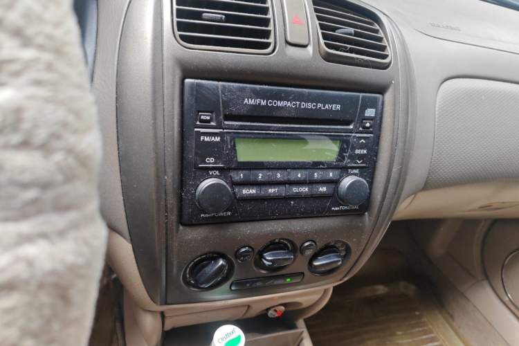 Used Haima Fumei 2006 1.6L Automatic Comfort DX Audio And AC Panel