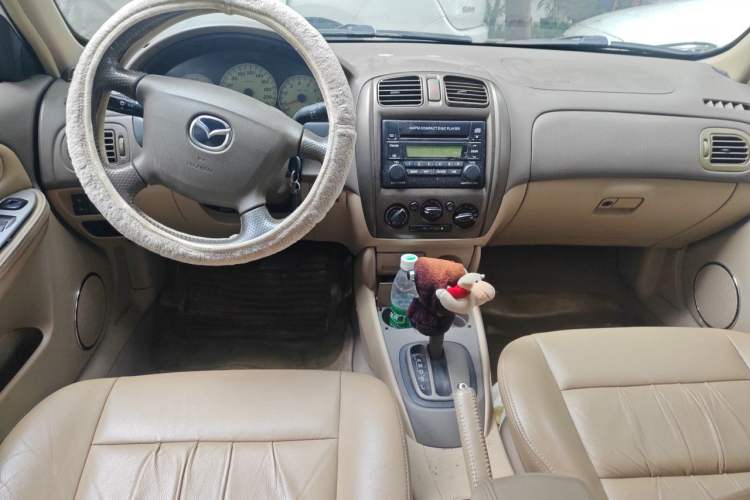 Used Haima Fumei 2006 1.6L Automatic Comfort DX Center Console
