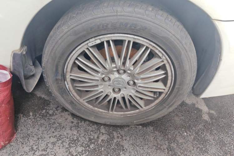 Used Haima Fumei 2006 1.6L Automatic Comfort DX Right Front Wheel Hub