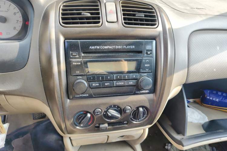 Used Haima Fumei 2008 1.6L Manual Comfort GLX Audio And AC Panel