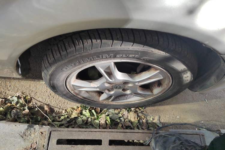 Used Haima Fumei 2008 1.6L Manual Comfort GLX Right Front Wheel Hub