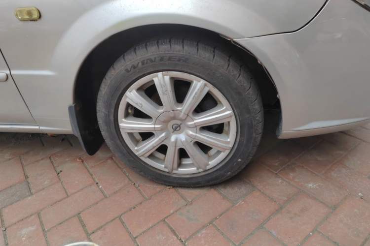 Used Haima Fumei 2010 1.6L Automatic Comfort Edition Right Front Wheel Hub