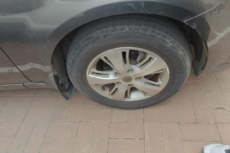 Used Haima Fumei 2011 1.6L Manual Comfort Edition Right Front Wheel Hub