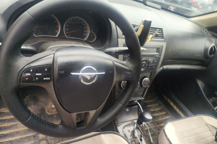 Used Haima Fumei 2011 1.6L Automatic Luxury Edition Steering Wheel