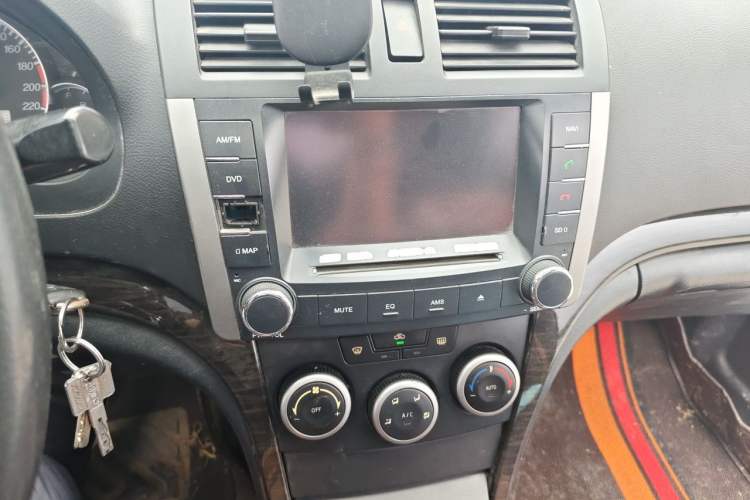 Used Haima Fumei 2011 1.6L Manual Luxury Edition Audio And AC Panel