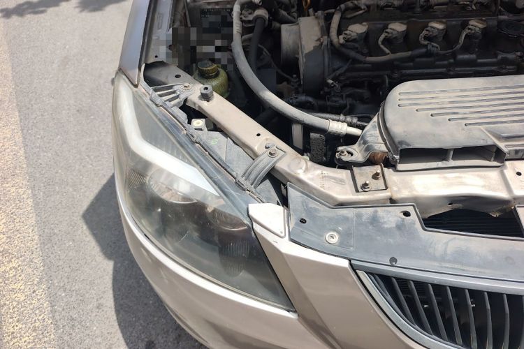 Used Haima Fumei 2011 1.6L Manual Luxury Edition Engine Bay Right