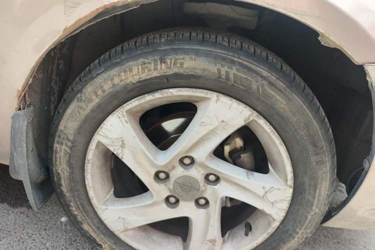 Used Haima Fumei 2011 1.6L Manual Luxury Edition Right Front Wheel Hub